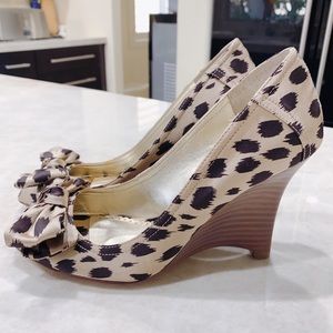 💥72hrs SALE💥Guess by Marciano Peep Toe Wedge